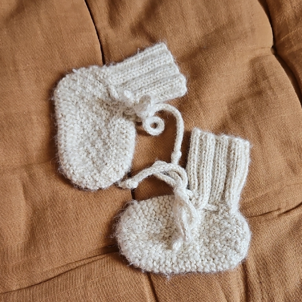 Adorable Cream Knit Baby Booties, Alpaca Wool